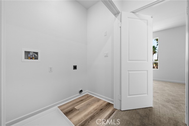 Detail Gallery Image 24 of 28 For 9423 N Sepulveda Blvd. #2,  North Hills,  CA 91343 - 3 Beds | 3 Baths