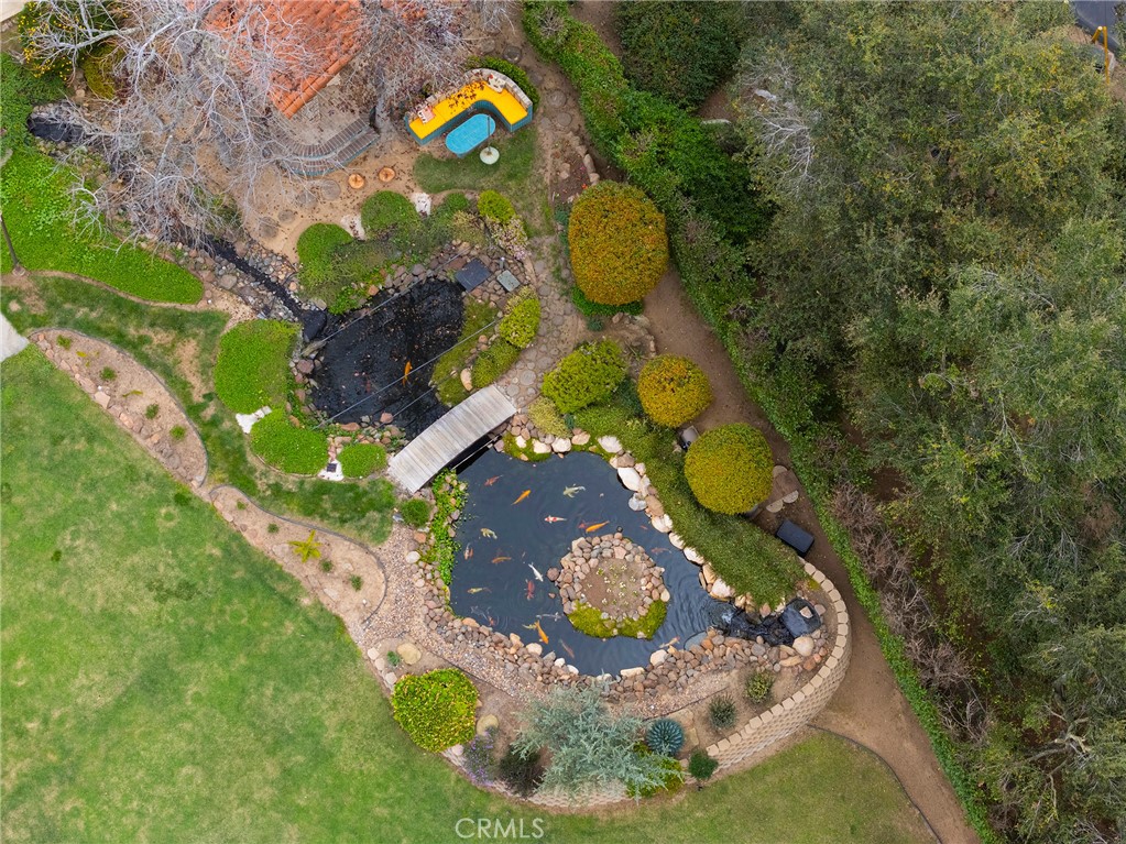 https://media.crmls.org/medias/8afb216b-ab9b-4600-a66b-b449615f3742.jpg?preset=X-Large