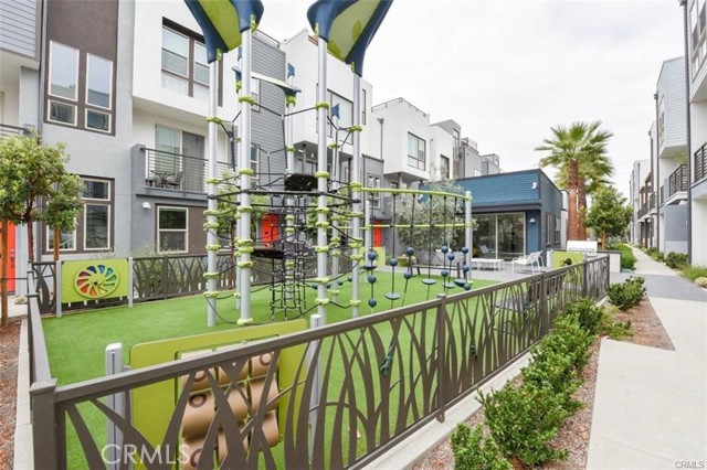 Detail Gallery Image 19 of 20 For 331 Placemark, Irvine,  CA 92614 - 2 Beds | 2/1 Baths