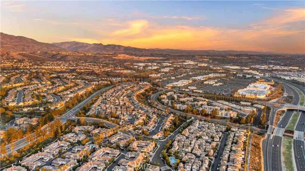 https://media.crmls.org/medias/8afc66a5-ae3c-4bf2-a8f0-5dd4f3455c2e.jpg?preset=X-Large