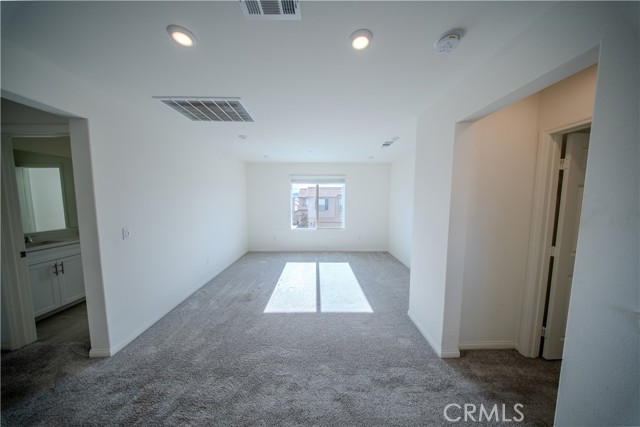 Detail Gallery Image 9 of 20 For 558 Pablo Rd, Lake Elsinore,  CA 92530 - 4 Beds | 3 Baths