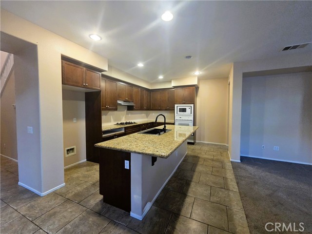 Detail Gallery Image 9 of 16 For 1480 Bedford Ct, Beaumont,  CA 92223 - 5 Beds | 3 Baths