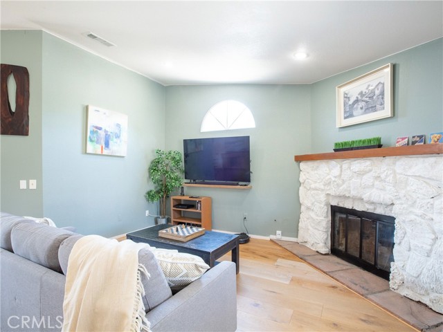 Detail Gallery Image 5 of 16 For 7535 Sultana Avenue, Fontana,  CA 92336 - 3 Beds | 2 Baths