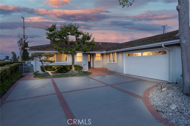 26206 Grayslake Road, Rancho Palos Verdes, California 90275, 4 Bedrooms Bedrooms, ,2 BathroomsBathrooms,Residential,Sold,Grayslake,SB22078897
