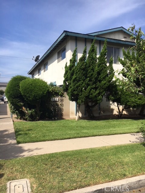 339 Cabrillo Street A Costa Mesa, California Nice Eastside Costa Mesa quadruplex, two bedroom with one and one-half bath, two story unit with private back patio. Shared coin op laundry room. New paint and carpet one year ago. Walking distance to dinning and shopping.