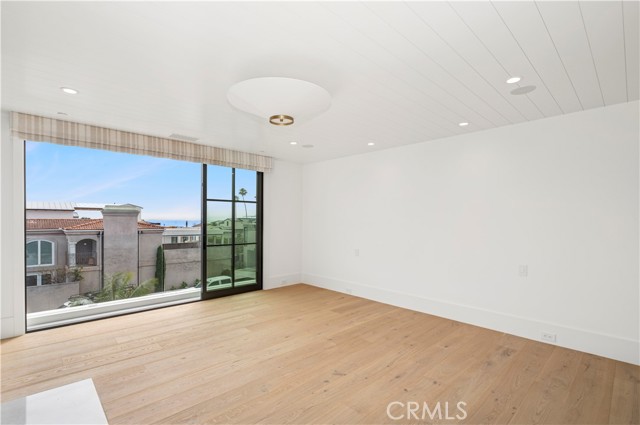 2820 Bayview Drive, Corona del Mar CA: https://media.crmls.org/medias/8afea6ed-4b11-4d0c-805e-c40c41cdb9ca.jpg