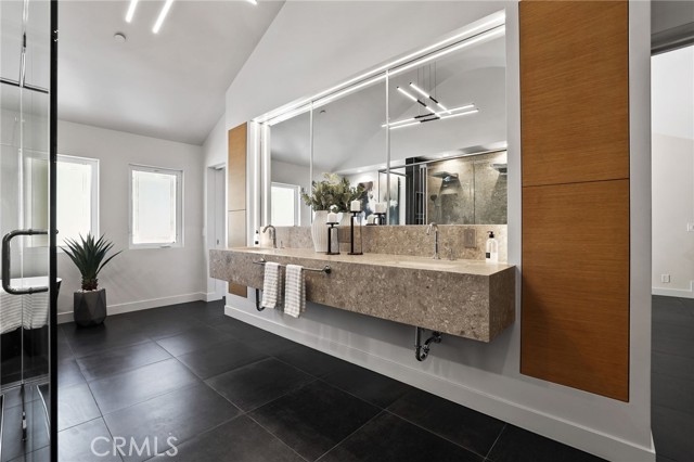 Detail Gallery Image 42 of 75 For 10372 Crawford Canyon Rd, Santa Ana,  CA 92705 - 5 Beds | 7/1 Baths