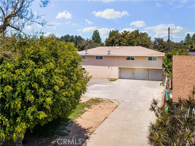 1003 W Myrtle Street, Santa Ana CA: https://media.crmls.org/medias/8affee14-0736-45b8-84f7-93d96dab9a8b.jpg