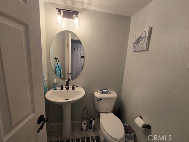 Detail Gallery Image 16 of 37 For 3250 Quartz Cir, Corona,  CA 92882 - 5 Beds | 3/1 Baths