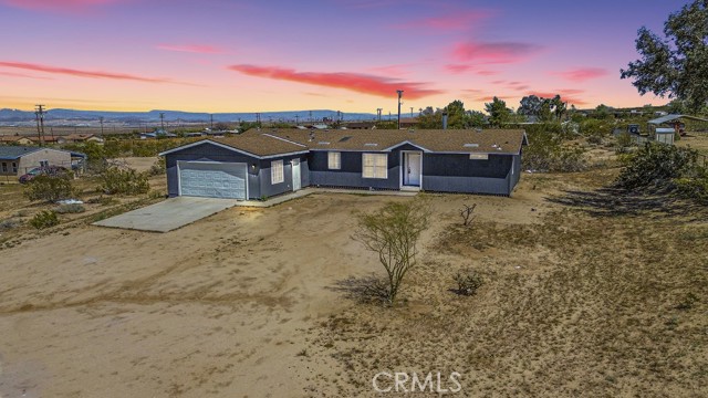 Detail Gallery Image 3 of 53 For 6625 Indian Cove Rd, Twentynine Palms,  CA 92277 - 3 Beds | 2 Baths