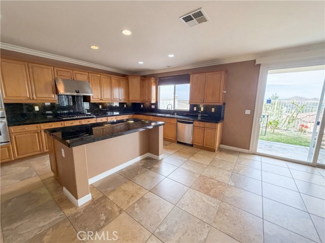 Detail Gallery Image 45 of 58 For 23 Plaza Modena, Lake Elsinore,  CA 92532 - 4 Beds | 3/1 Baths