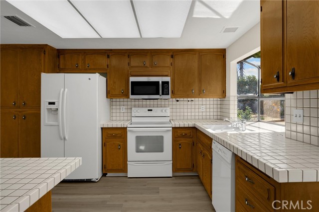 Detail Gallery Image 12 of 29 For 11196 Rogers St, Riverside,  CA 92505 - 3 Beds | 2 Baths