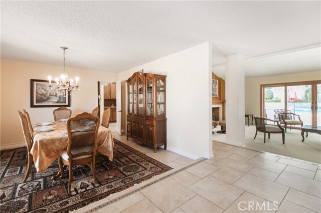 10200 Bothwell Road, Northridge CA: https://media.crmls.org/medias/8b00f6b5-677a-49e9-8afc-8bb1fe43c5a5.jpg