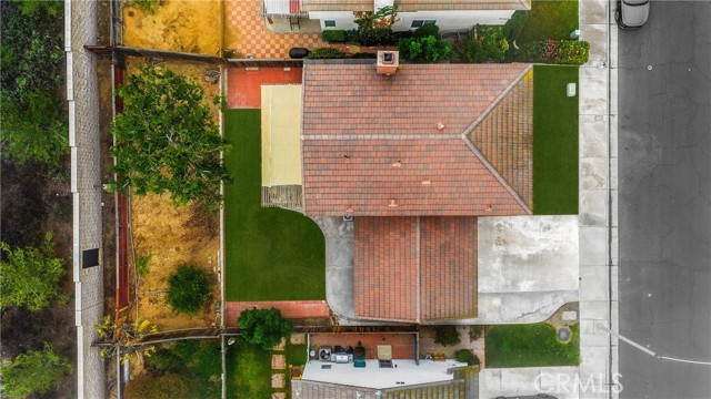 1443 Sutherland Drive, Riverside CA: https://media.crmls.org/medias/8b00fc66-8dcb-42ce-b925-e1f96046bc24.jpg