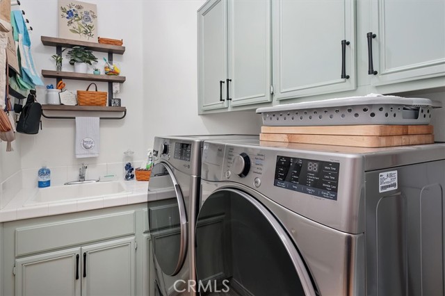 28433 Pinewood Court, Saugus CA: https://media.crmls.org/medias/8b013e20-4458-4107-a2ca-612f66277dee.jpg