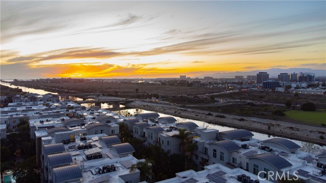 Detail Gallery Image 33 of 43 For 5350 Playa Vista Dr #19,  Playa Vista,  CA 90094 - 3 Beds | 2/1 Baths