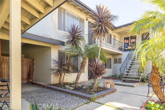 Image 3 of 38 For 4110 Hathaway Ave