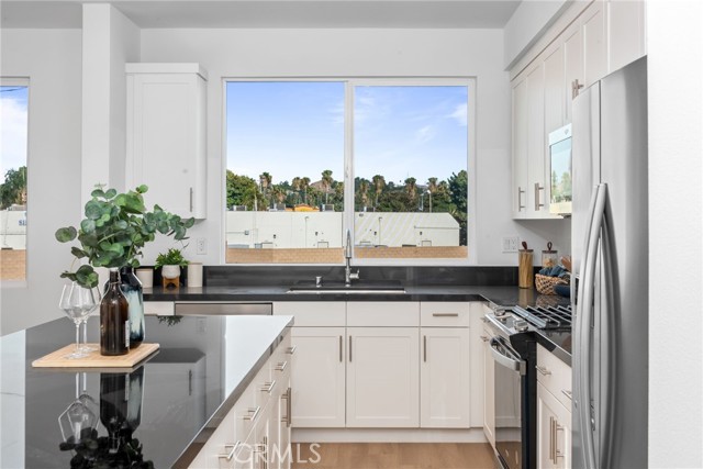 1140 Santo Antonio Drive, Colton CA: https://media.crmls.org/medias/8b02f50b-da71-4105-af31-ee92ccec25fb.jpg