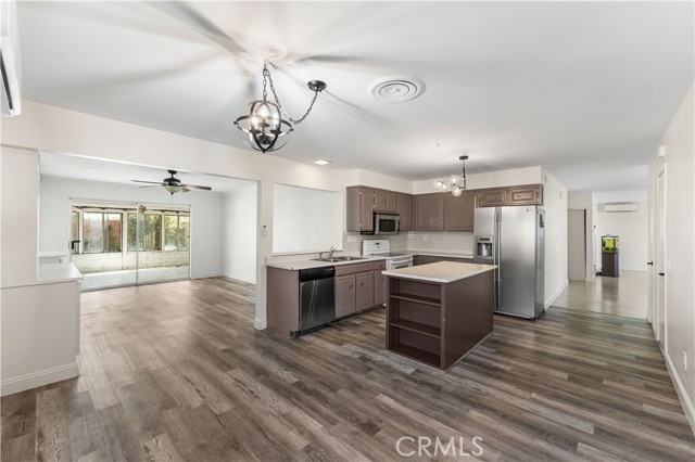 Detail Gallery Image 15 of 35 For 2736 E Avenue R7, Palmdale,  CA 93550 - 4 Beds | 2 Baths