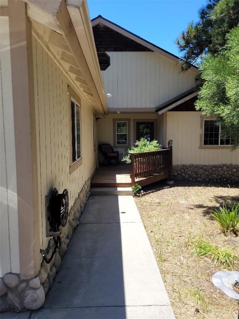 Detail Gallery Image 2 of 20 For 22356 Mojave River Rd, Cedarpines Park,  CA 92322 - 3 Beds | 2 Baths
