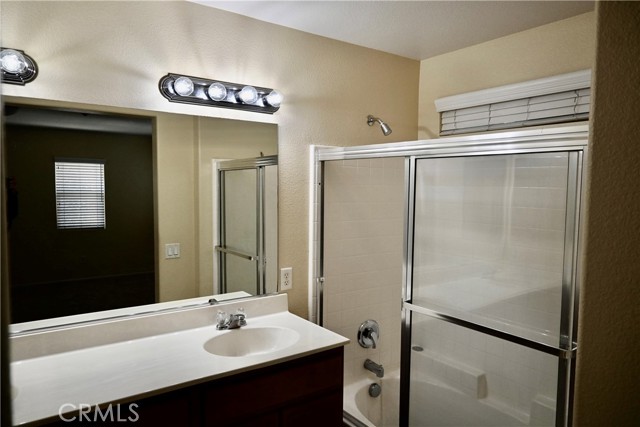 Detail Gallery Image 16 of 26 For 25798 Iris Ave #B,  Moreno Valley,  CA 92551 - 2 Beds | 2/1 Baths