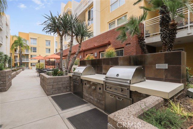 Detail Gallery Image 37 of 39 For 21301 Erwin St #416,  Woodland Hills,  CA 91367 - 2 Beds | 2 Baths