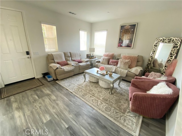 Detail Gallery Image 14 of 50 For 31715 Eaton Ln, Menifee,  CA 92584 - 5 Beds | 3/1 Baths