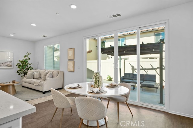 Detail Gallery Image 11 of 56 For 24085 Midvale Ct, Corona,  CA 92883 - 4 Beds | 3 Baths