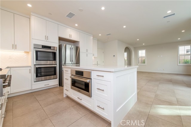 Detail Gallery Image 10 of 41 For 112 Anthem, Irvine,  CA 92618 - 4 Beds | 4/1 Baths