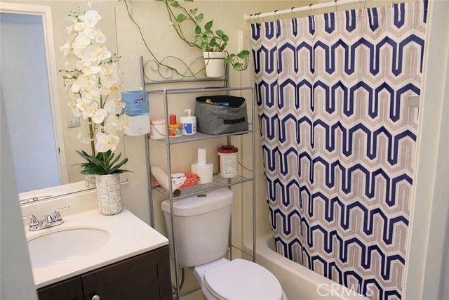 Detail Gallery Image 8 of 18 For 10908 Aztec Ln, Adelanto,  CA 92301 - 3 Beds | 2 Baths