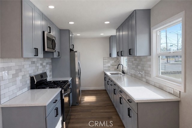 Detail Gallery Image 3 of 3 For 813 W Stockwell, Compton,  CA 90222 - 3 Beds | 2 Baths