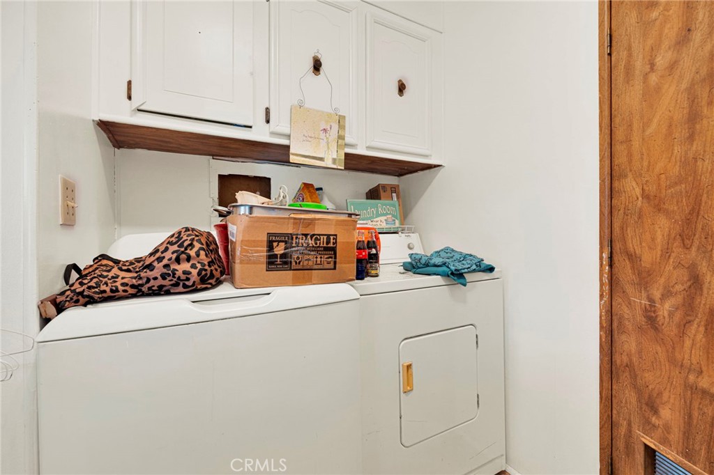 https://media.crmls.org/medias/8b07d273-bc65-441b-b281-887fe87d4813.jpg?preset=X-Large