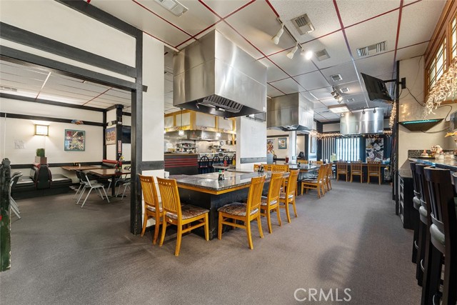320 W Foothill Blvd, Upland CA: https://media.crmls.org/medias/8b0816b6-6ce9-4d51-b40f-19ed2a2b75b2.jpg