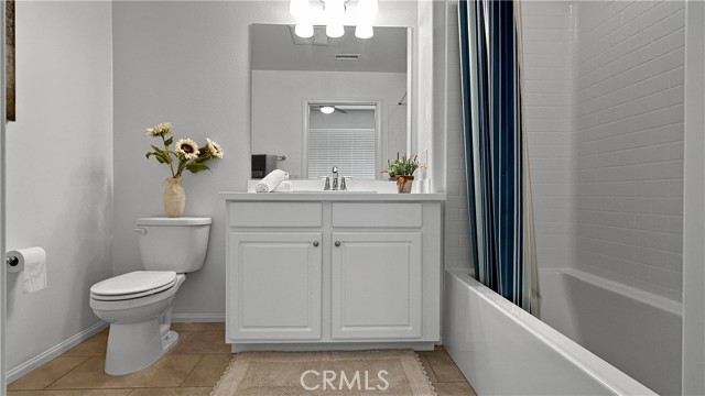 422 W Route 66, Glendora CA: https://media.crmls.org/medias/8b095a34-5fc6-41f0-865f-ab096b3bb028.jpg