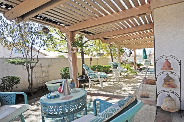 5976 Spanish Trail, Banning CA: https://media.crmls.org/medias/8b09d67f-7a25-4f39-b442-cfda6f5a6441.jpg