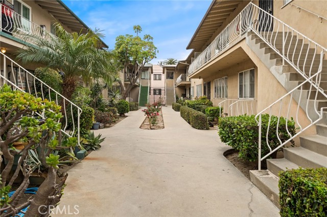 617 Cedar Avenue, Long Beach CA: https://media.crmls.org/medias/8b0a1b94-0631-4121-b76b-eab556d20fd8.jpg