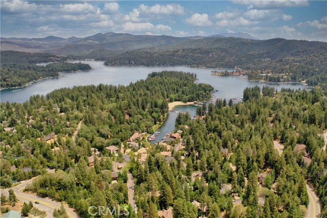 Detail Gallery Image 9 of 15 For 27513 Meadow Bay Dr, Lake Arrowhead,  CA 92352 - – Beds | – Baths
