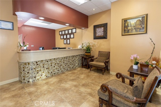 6624 Van Nuys Boulevard, Van Nuys CA: https://media.crmls.org/medias/8b0a9dc3-2847-440a-b4ad-a3012733433a.jpg