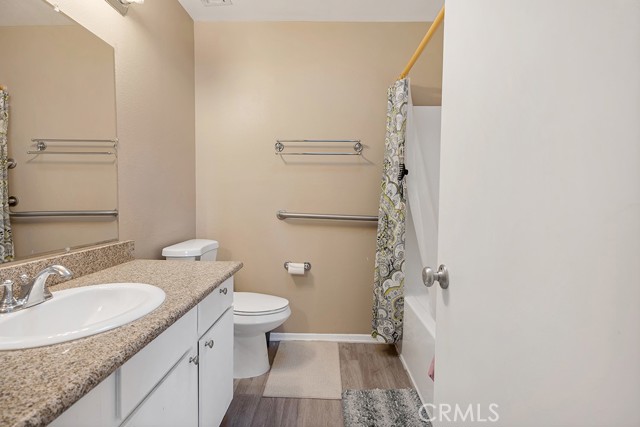 Detail Gallery Image 16 of 32 For 8834 Willis Ave 2a,  Panorama City,  CA 91402 - 3 Beds | 2/1 Baths