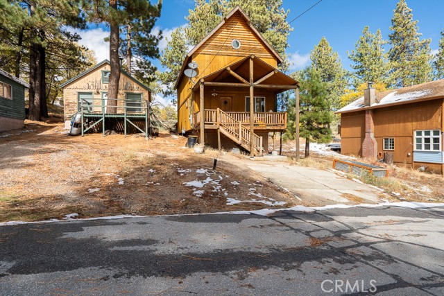 Detail Gallery Image 2 of 17 For 33332 Holcomb Creek, Green Valley Lake,  CA 92341 - 2 Beds | 2 Baths