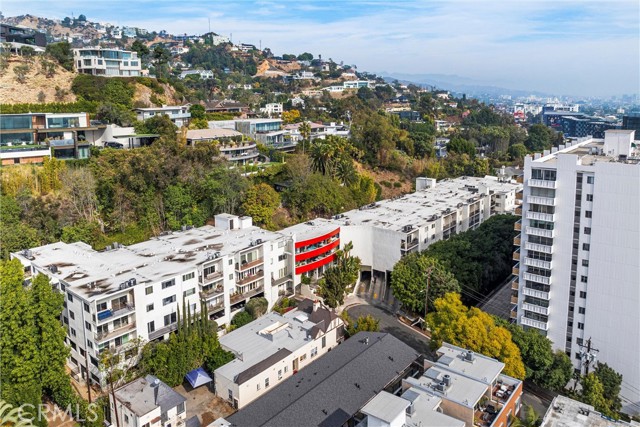 1230 Horn Avenue, West Hollywood CA: https://media.crmls.org/medias/8b0c25ee-ae3f-4567-9d16-2f992b1e4ba1.jpg