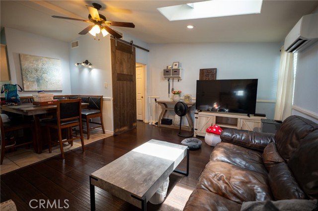 Detail Gallery Image 4 of 18 For 161 N Cota St, Corona,  CA 92882 - 2 Beds | 1 Baths