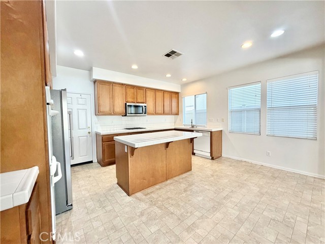 Detail Gallery Image 16 of 49 For 29751 Maxmillian Ave, Murrieta,  CA 92563 - 3 Beds | 3 Baths