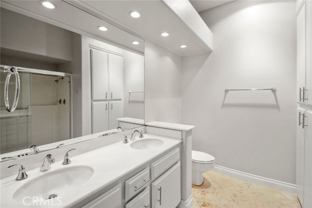 8b0d16dc D99b 4b08 8f16 0452f9e7c19c