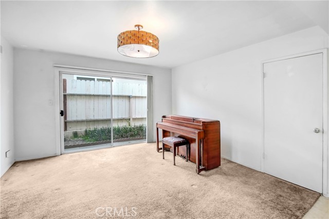 497 Westminster Avenue photo 7