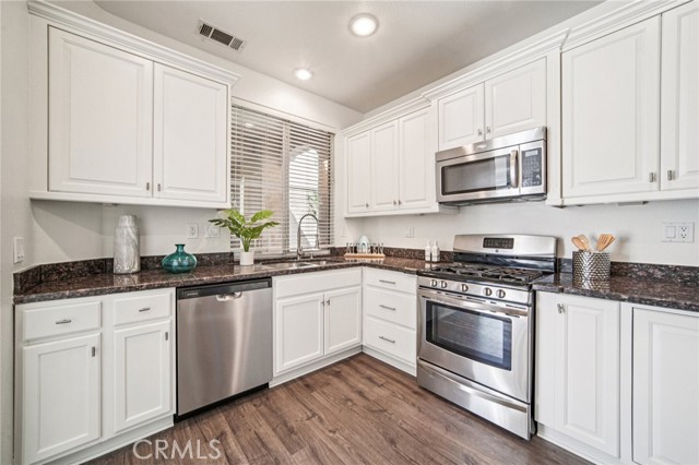 Detail Gallery Image 12 of 33 For 3406 E. Lochleven Ln. #B,  Orange,  CA 92869 - 3 Beds | 2/1 Baths