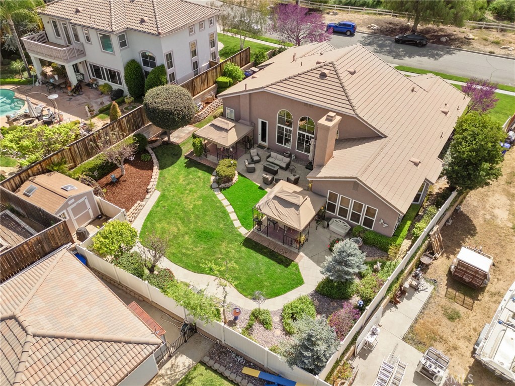 https://media.crmls.org/medias/8b0df9c0-3467-4dd7-a077-404bb58837de.jpg?preset=X-Large