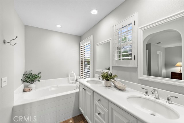Detail Gallery Image 23 of 34 For 7 Skywood St, Ladera Ranch,  CA 92694 - 4 Beds | 4 Baths