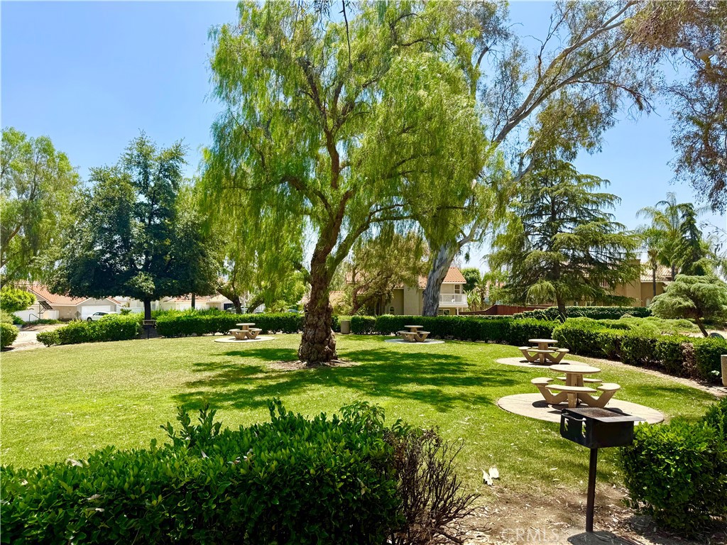 https://media.crmls.org/medias/8b0f7993-6d60-4b0e-ae84-239396fc89b4.jpg?preset=X-Large