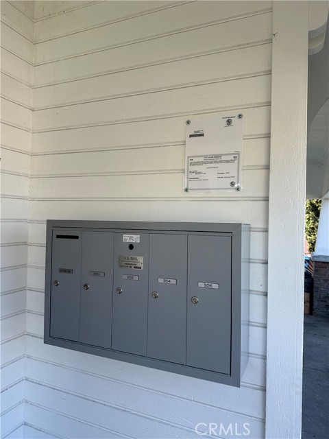 Detail Gallery Image 4 of 38 For 956 E 43rd, Los Angeles,  CA 90011 - 2 Beds | 1 Baths